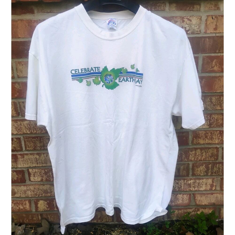 Vintage 2000 Hanes Comfort-T Earth Day Graphic Print T-Shirt White XL Y2k Planet